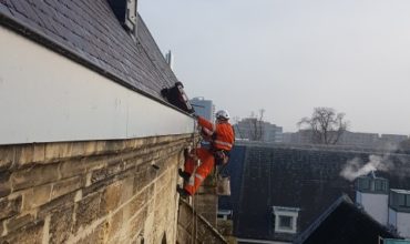 2 abseiltechnieken monumentaal schilderwerk