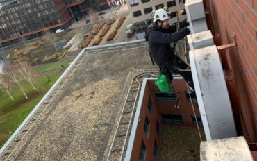 4 Abseiltechnieken onderhoud op hoogte lichtreclame Almere