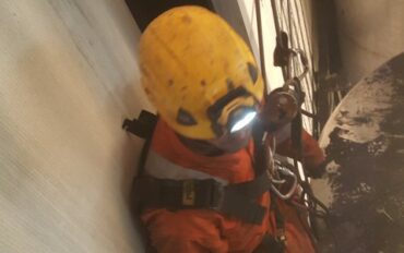 1 Abseiltechnieken rope access fabrieksreiniging industrieel klimmen
