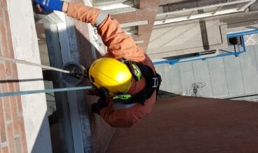 1 Abseiltechnieken rope access houtrot en schilderwerk leeuwarden
