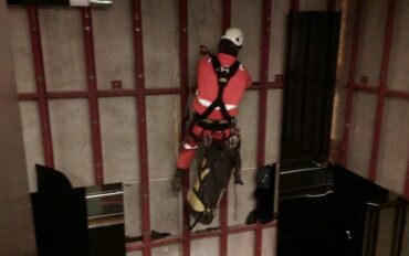 2 Abseiltechnieken vide onderhoudswerk op hoogte rope access veiligheid