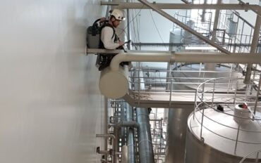 3 Abseiltechnieken reinigen oplevering zuivelfabriek rop access
