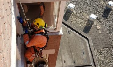 4 Abseiltechnieken rope access houtrot en schilderwerk leeuwarden