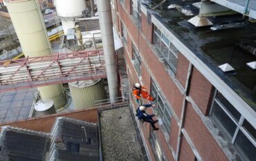 4 Abseiltechnieken rope access ramenwassen op hoogte