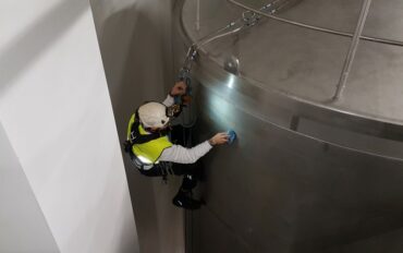 7 Abseiltechnieken reinigen oplevering zuivelfabriek rop access