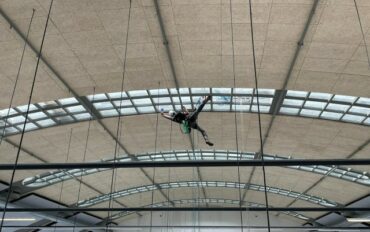 3 Abseilttechnieken ramenbewassing Stationspostgebouw Den Haag