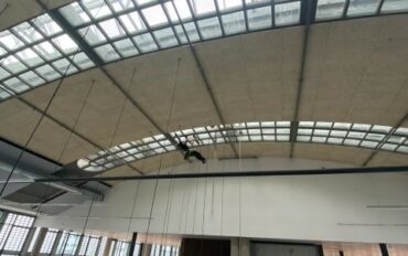 6 Abseilttechnieken ramenbewassing Stationspostgebouw Den Haag