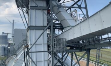 7 Rope access spot repair Eneco Abseiltechnieken